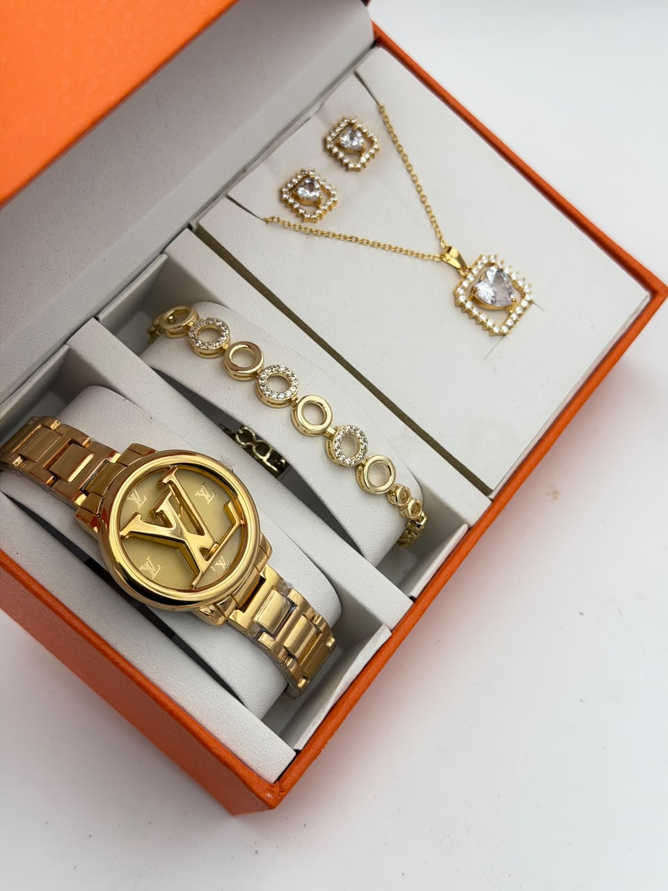 Dilia's watches and Jewelries