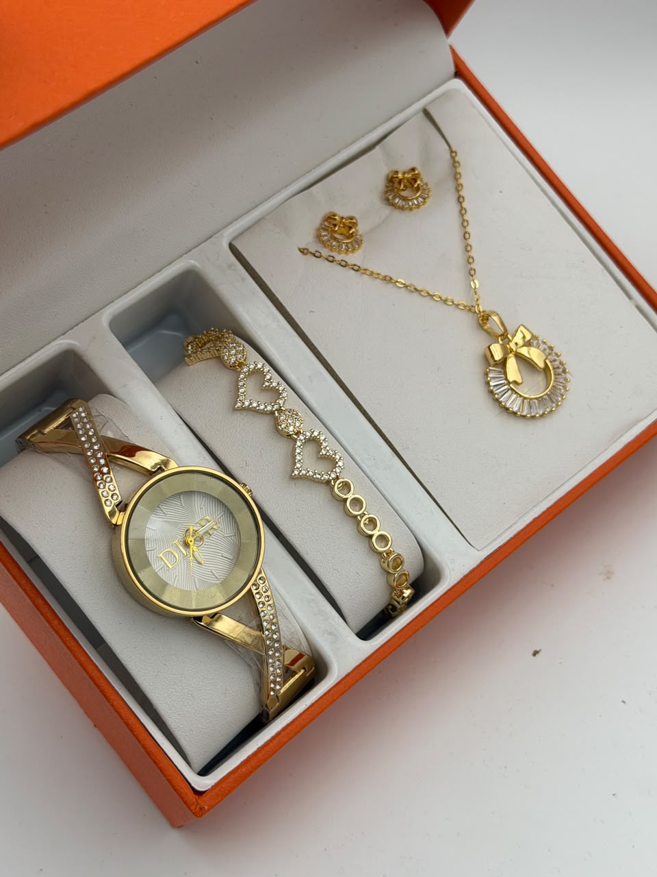 Dilia's watches and Jewelries