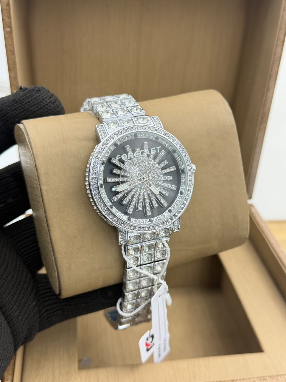 Dilia's watches and Jewelries